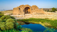 کاخ تاریخی اردشیر ساسانی یک نفر راهنما هم ندارد! / زمین کاخ باید اندود کاه گل شود وگرنه بنا نشست می کند + فیلم