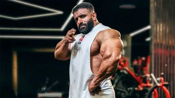 فیلم وطن پرستی هادی چوپان: برای هرکسی درون مرز ایران زندگی می‌کند، فقط کلمه‌ ایرانی مهم است نه چیز دیگه‌ای و...