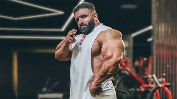 فیلم وطن پرستی هادی چوپان: برای هرکسی درون مرز ایران زندگی می‌کند، فقط کلمه‌ ایرانی مهم است نه چیز دیگه‌ای و...