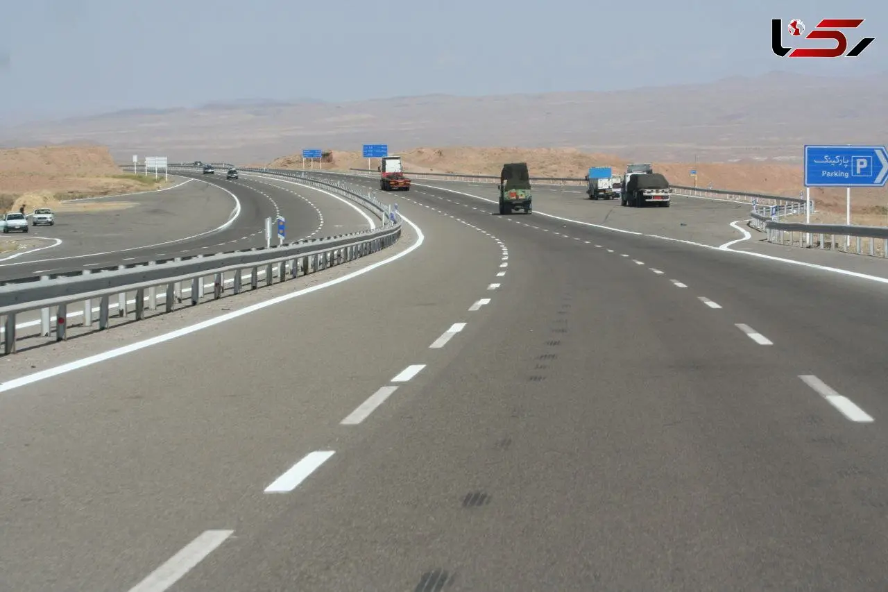 فرار سینمایی قاچاقچی مشروبات الکلی در اتوبان زنجان - تهران/ رانندگان خسارت دیده شکایت کنند