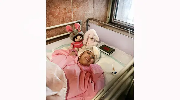 ناگفته های تلخ مادر نگار 17 ساله / فکر می کنم پای زن غریبه به زندگی ام باز شده است! + فیلم و عکس