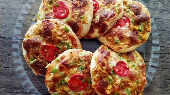 مینی پیتزا /  لقمه‌های کوچک با طعم لذیذ+ فیلم