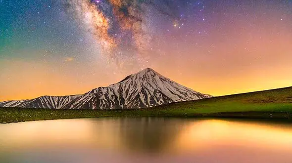 عکس از کهکشان راه شیری روی قله دماوند