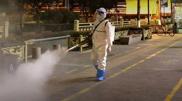 لزوم بازگشت ضدعفونی شهری برای مقابله با امیکرون / رعایت نکنیم کار، زندگی و عید از بین می رود