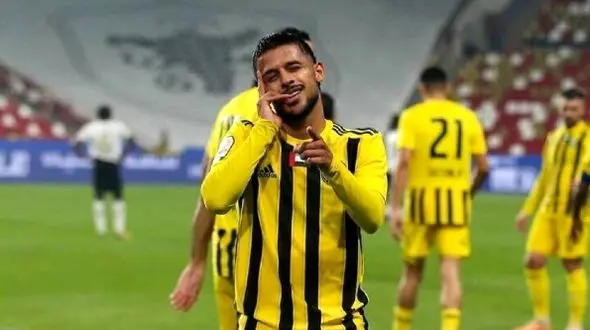 نمایش طوفانی مهدی قایدی در امارات + فیلم دبل باشوی ایرانی