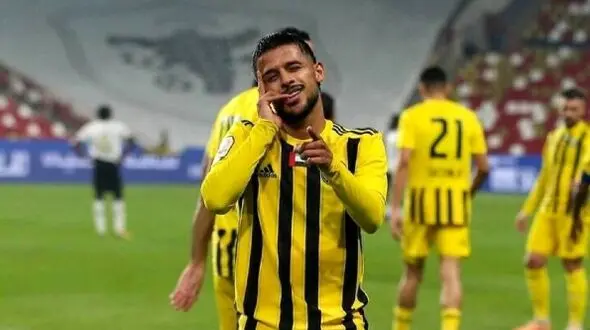 نمایش طوفانی مهدی قایدی در امارات + فیلم دبل باشوی ایرانی