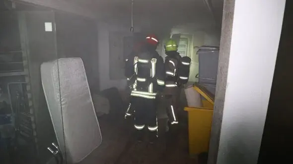نجات ۳۰ شهروند محبوس از حادثه آتش‌سوزی در خیابان دانشگاه مشهد 