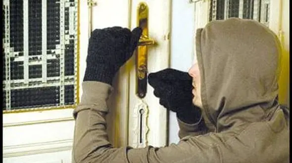 دسیسه پلید یک مرد برای خواهرزنش در تهران / او با نقاب داخل خانه شد