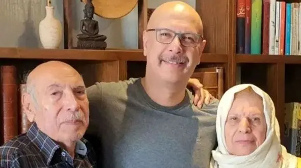 لالایی خوندن  باشکوه و احساسی مادرِ محمد بحرانی وسط برنامه اشک همه رو درآورد!