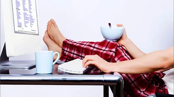 باید 50 درصد کارکنان استان تهران دورکار شوند