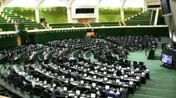  تصویب طرح حمایت از  هنرمندان، استادکاران و فعالان صنایع دستی