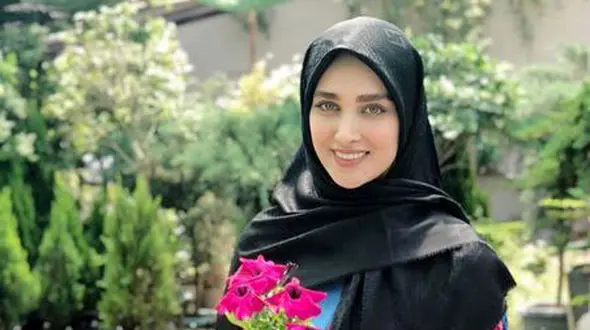 عکس جنجالی آناشید حسینی / او چه چیزی را پوشانده است !