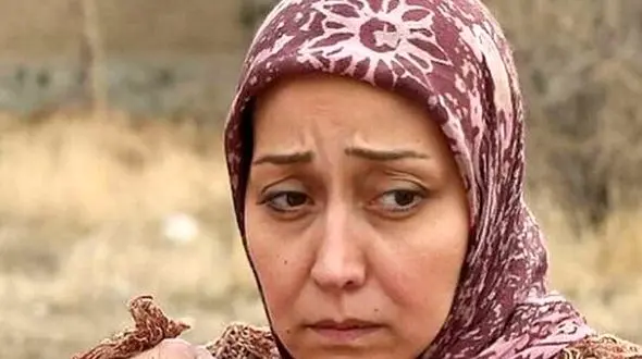 عکس / این خانم بازیگر بدون ازدواج مادر شده! /  شادی بی حد و اندازه آرزو افشار، بازیگر نقش همسر شکیب در سریال آوای باران در کنار دختر خوانده اش 