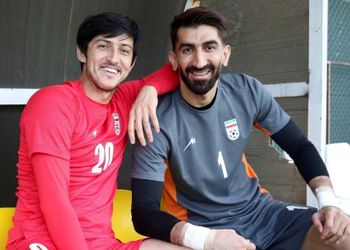 سردار آزمون خطاب به علیرضا بیرانوند: 12 سال کنار هم نشستیم و نون و نمک هم رو خوردیم، خیلی دوست دارم و بدون تو بی‌نظیری دماغ خوشگل تیم ملی+عکس