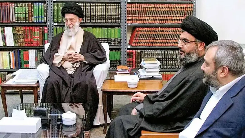 تصاویر کمتر دیده شده از شهید سیدحسن نصرالله در کنار رهبر انقلاب 