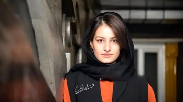  استایل زیبای شبنم گودرزی هنرمند جوان کشورمان در یک مراسم / خانم بازیگر از همه شیک تر بود !