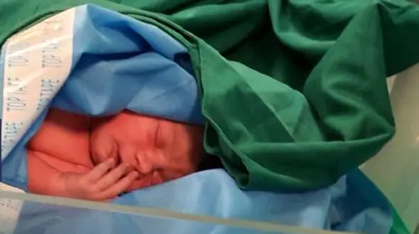 تولد دو نوزاد از دو مادر کرونایی در ایران