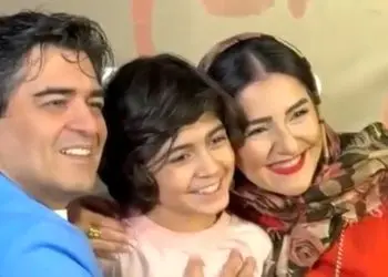 فیلم آواز احساسی مادرا و زن سامان احتشامی دورش جمع شدن چه آهنگ دست جمعی زمزمه کردن ...