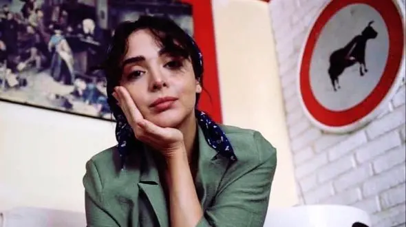 تشکر ویژه المیرا دهفانی از میکاپ آرتیست خود/ واقعا هم قابل تشکره+ عکس