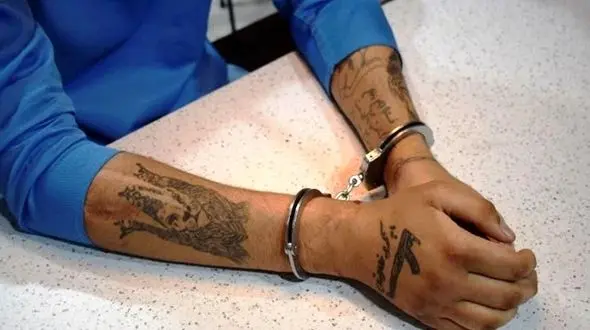 غافلگیری سارق حرفه ای که دستش در جیب مردم بود / در مترو امام خمینی فاش شد