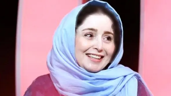 فیلم فوتبال بازی کردن ژاله صامتی در پشت صحنه سریال زیرخاکی ! / با این هیکل چه می کنه خانم بازیگر !