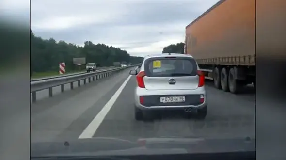 درگیری 2 راننده به تصادف ختم شد + فیلم 