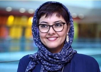 خلاقیت بی‌نظیر نقاش برای خلق تصویر آناهیتا همتی روی تابلوی رنگی بی نظیر / دست مریزاد عالی  + عکس