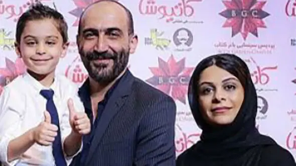 فیلم/ هادی حجازی فر بازیگر سریال کلاغ: در فلاکت زندگی کردم ویلا و خونه کجا بود؟/ گدایی کردم تهدید به خودسوزی کردم/ پول ویزیت دکتر همسر باردارم را نداشتم بدم /لنگ یه نخ سیگار بودم