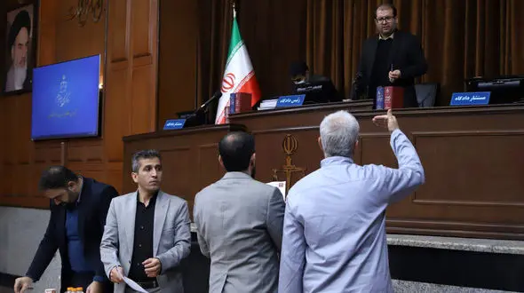 دادگاه متهمان چای دبش افکارعمومی را درست قانع نکرده است/ برگزاری دادگاه‌های علنی برای هیچ نظام سیاسی آسان و بدون دردسر نیست