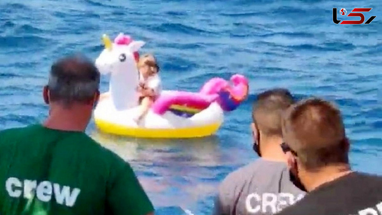 دختر 5 ساله تنها وسط دریا پیدا شد + خدمه کشتی یونانی نجاتش دادند / فیلم 