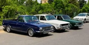 خودروهای ۲۰ ساله کشور بدون کارت سوخت می شوند/ کارشناس انرژی: دولت نمی‌تواند خودروی دارای مجوز تردد را بدون کارت سوخت کند / مگر معاینه فنی نداریم؟ / بار سنگین نوسازی بر دوش مردم!