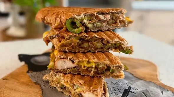 پنینی مرغ و بادمجون ایده آل برای شام + فیلم