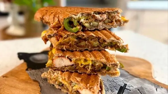 پنینی مرغ و بادمجون ایده آل برای شام + فیلم