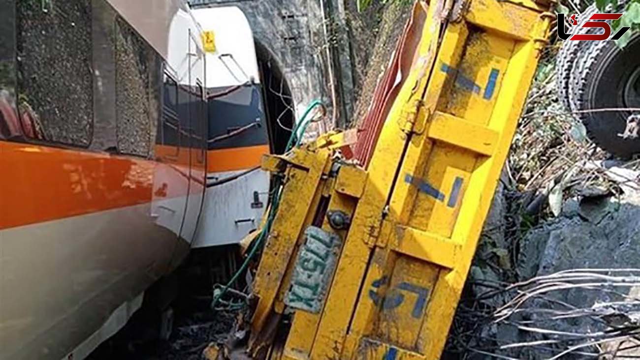 فیلم تصادف مرگبار قطار با کامیون / 36 خارجی کشته شدند + تصاویر