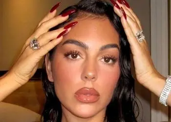 جورجینا رودریگز در مراسم فوتبالی؛ درخشش استایل در کنار یک لحظه احساسی