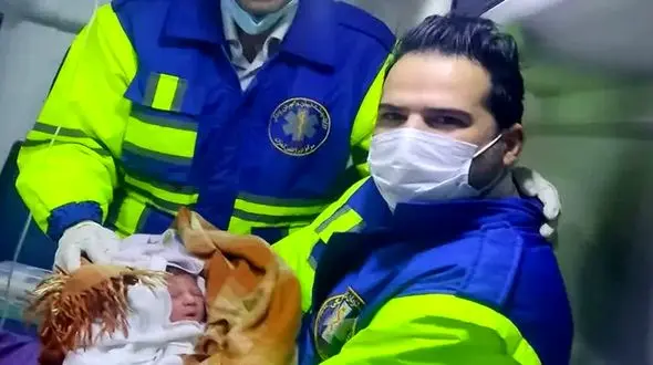 تولد نوزاد عجول در خانه با کمک تکنسین‌های اورژانس قزوین + عکس