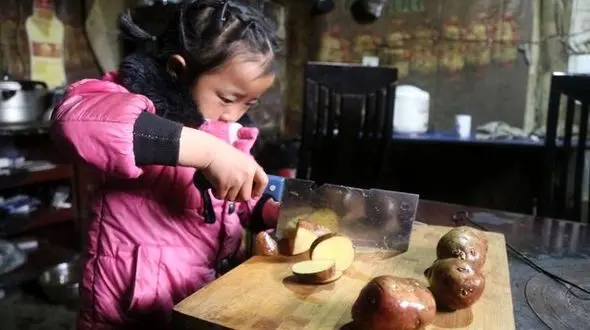 زندگی تکاندهنده یک ابر قهرمان 5 ساله/ روایت زندگی دختری با قلبی بزرگ و دستانی کوچک +تصاویر دیدنی