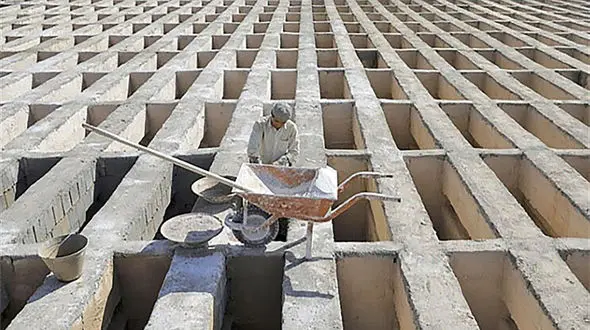 با حقوق یک سال کارگری می توان 2 متر خانه خرید، چیزی مشابه قبر !