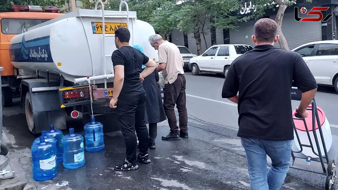جدال تهرانی ها با ماموران آبفا بر سر قطعی آب/ شهروندان: آبرسانی نمی کنند، مغازه داران دو برابر قیمت آب معدنی می فروشند