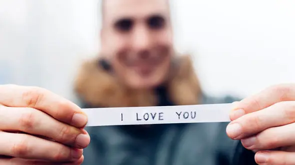 دخترانی که عاشق شما هستند را بشناسید / رفتار آنان به راحتی رازشان را فاش می کند