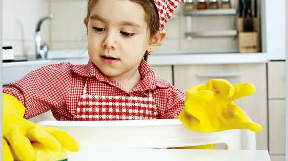 همکاری لذت بخش بچه ها در کارهای خانه