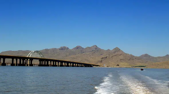 احداث آبگذر دریاچه ارومیه و رفع مشکل چرخش آب