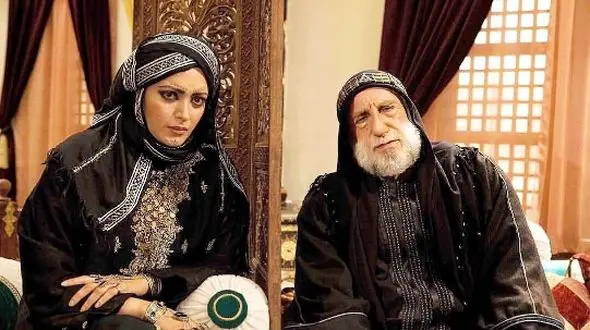 عکس/ دورهمی گرم و صمیمی خانواده پرجمعیت بهنوش طباطبایی، عروس زبیریان در مختارنامه/ چه پدر و مادر اصیل و باوقاری !