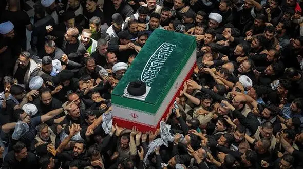 آغاز وداع آخر با رهبر شهید انقلاب + فیلم
