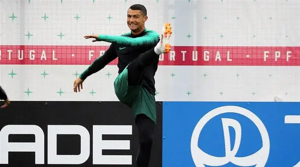 پیتزا با طعم رونالدو و سوارس!  + عکس 