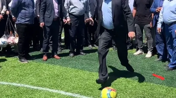 رئیس کمیسیون انرژی مجلس فوتبالیست شد! / فیلم گل زیبای آقای نماینده به سبک رونالدو را ببینید