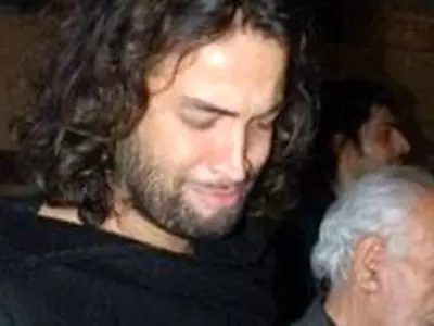 حضور احسان علیخانی در مراسم تشییع همسر بنیامین بهادری/ روحش شاد و یادش گرامی+عکس