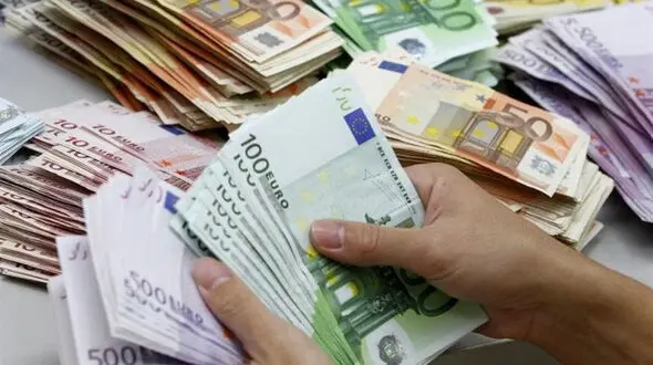 قیمت دلار و قیمت یورو در صرافی ملی امروز ۹۸/۰۵/۱۹| دلار ثابت ماند