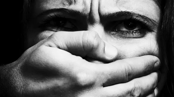 زن خشونت‌دیده، در مسیر قانون تنهاست / قانون باید بازدارنده باشد، نه بوروکراتیک / مسیر شکایت زنان نیاز به اصلاح فوری دارد