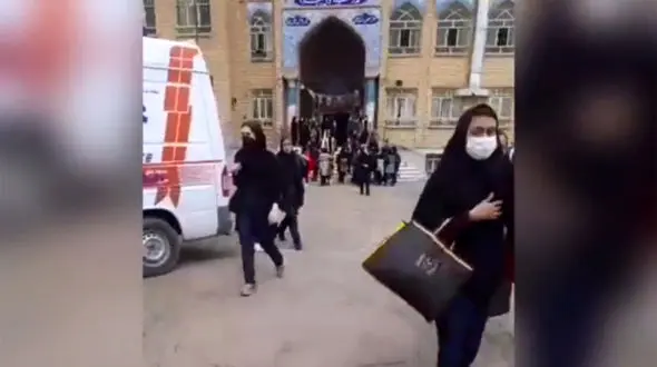 مسمومیت دانش آموزان در دبیرستان ولیعصر زنجان + فیلم